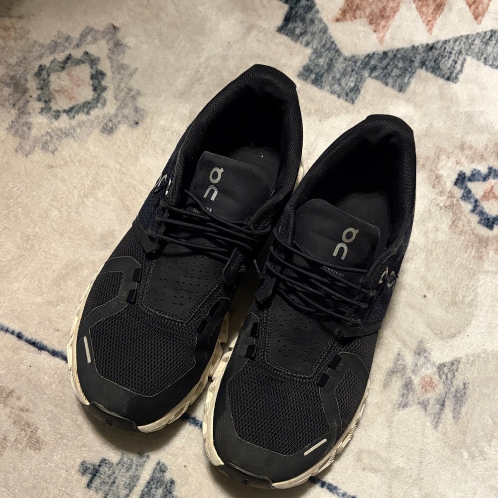 On Running Womens Black and White Sneakers size 6.5 - Picture 5 of 12